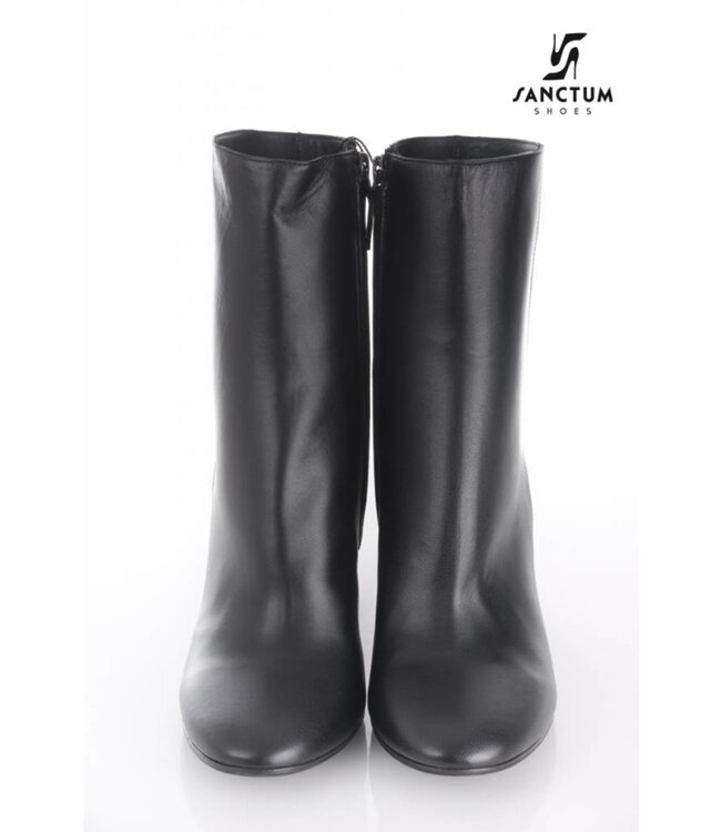 Italian ankle boots with block heels made of genuine calf leather