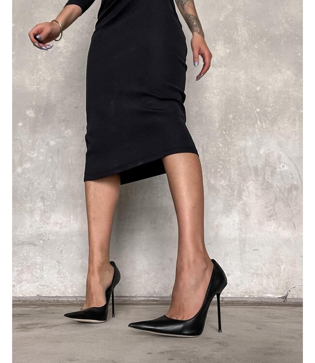 Gabriela in den Cruella-Pumps