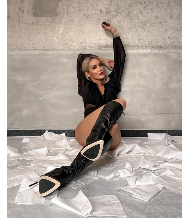 Gabriela in the Venus knee boots