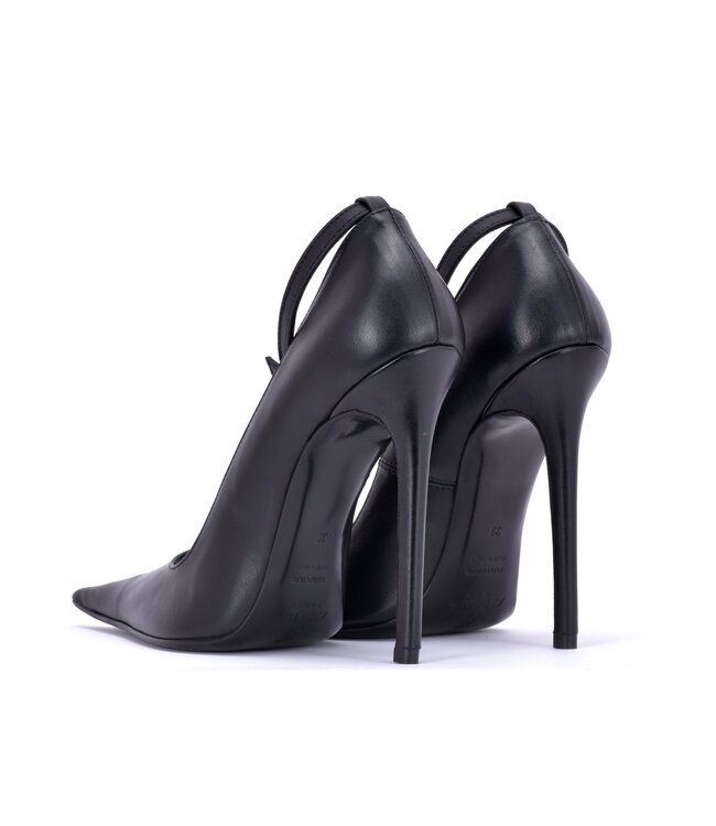 ANNE EXTREME PUNTIGE PUMPS MET BANDJE ZWART NAPPA