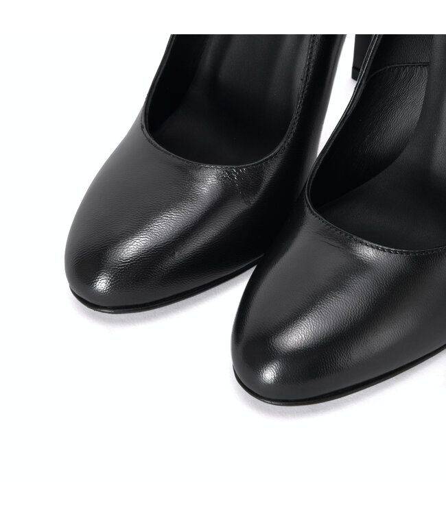 Sanctum Shoes VALERIE ZWART MAT GEITENLEER PUMPS MET RONDE NEUS