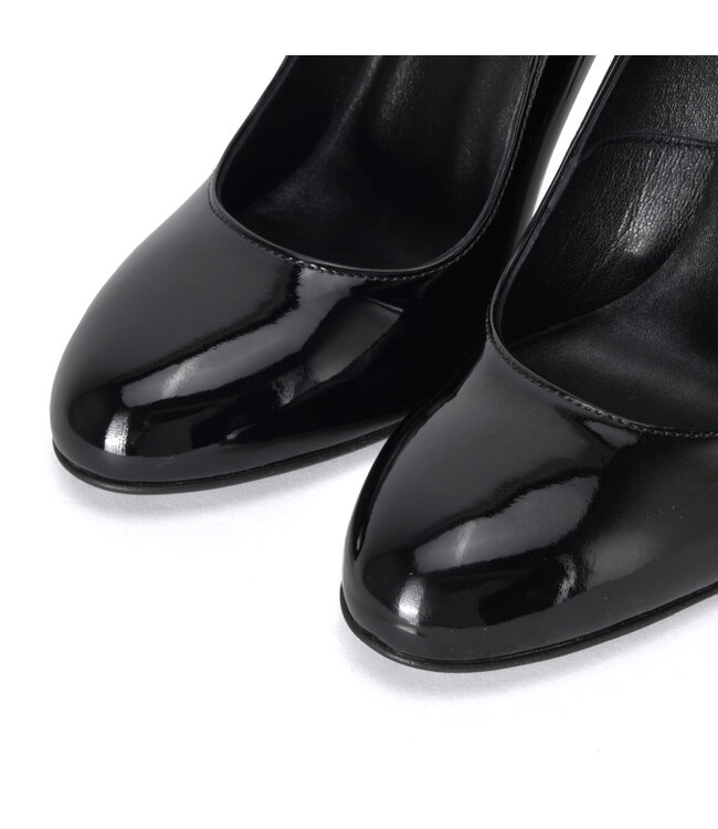 Sanctum Shoes VALERIE SCHWARZE GLÄNZENDE PATENTLEDER-PUMPS MIT RUNDER NENSE