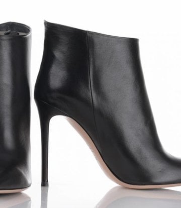 Designer pointy ankle boots without 
