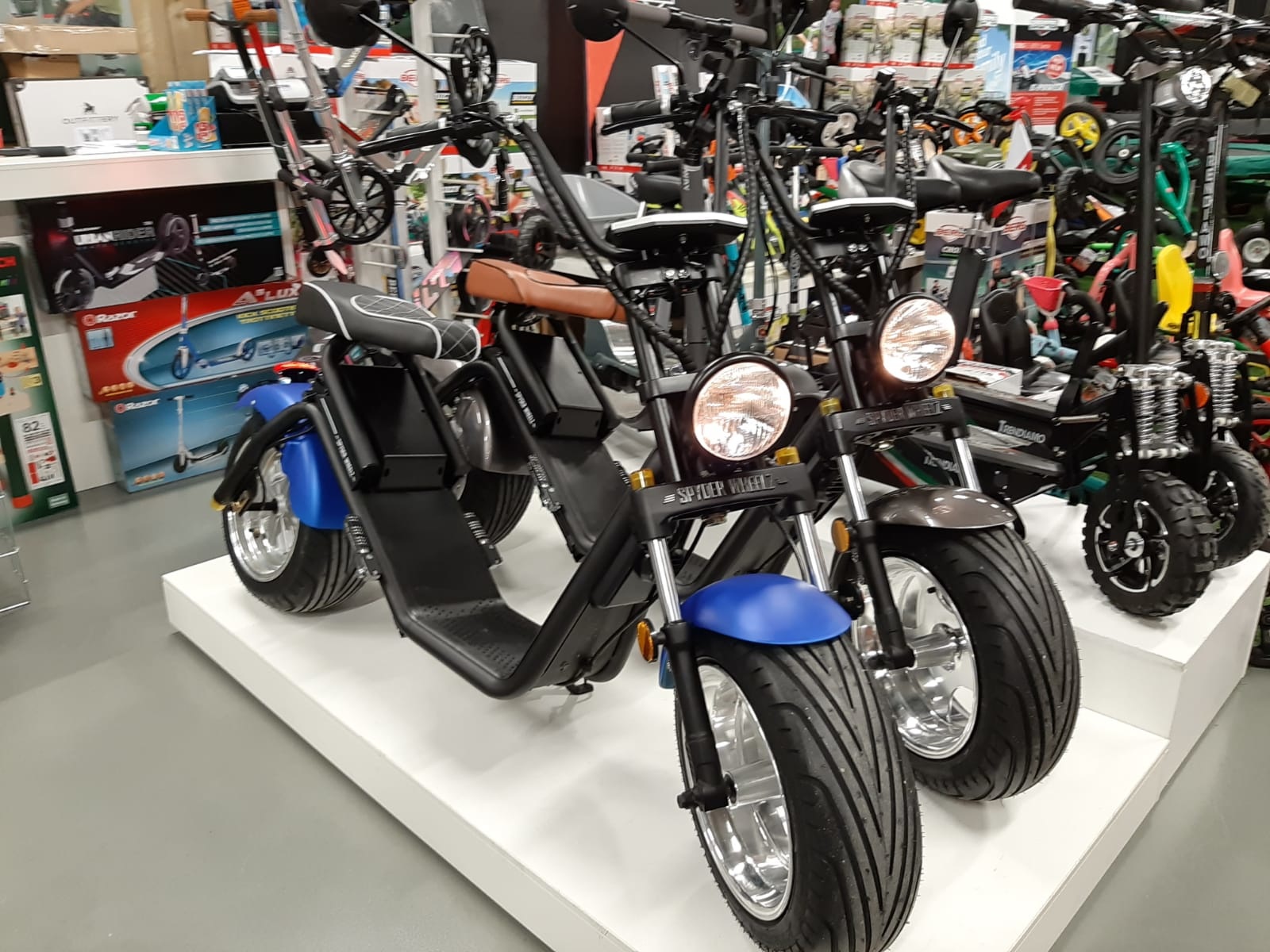 Spyder Wheelz EChopper Scooter 25km elektrisch Recreatiespeelgoed