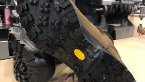 Zolen van Bergschoenen 'vergaan'