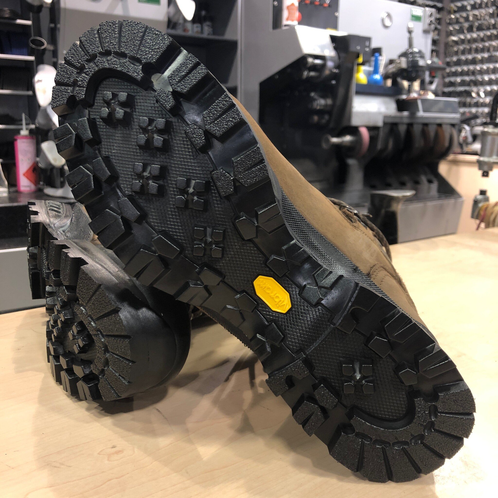 Zolen van Bergschoenen 'vergaan'