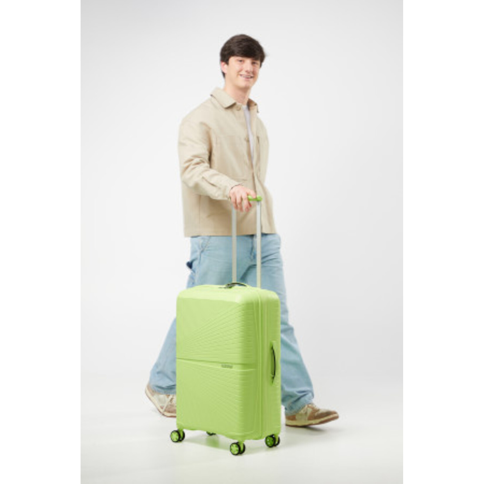 American Tourister American Tourister Airconic Spinner 67/24 TSA Electric Lime