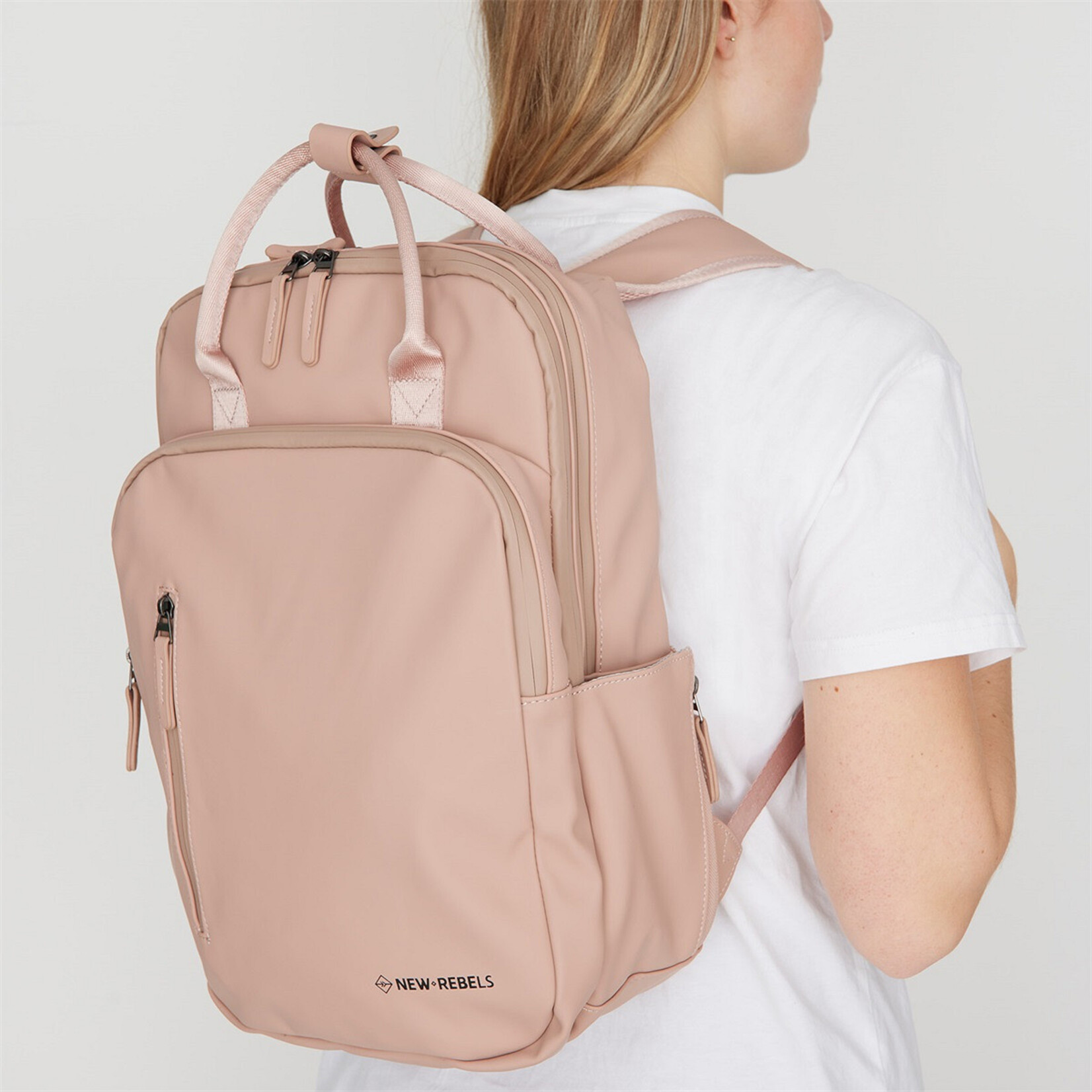 New Rebels New Rebels William rugtas 15.6 inch laptopvak 18 liter - old pink