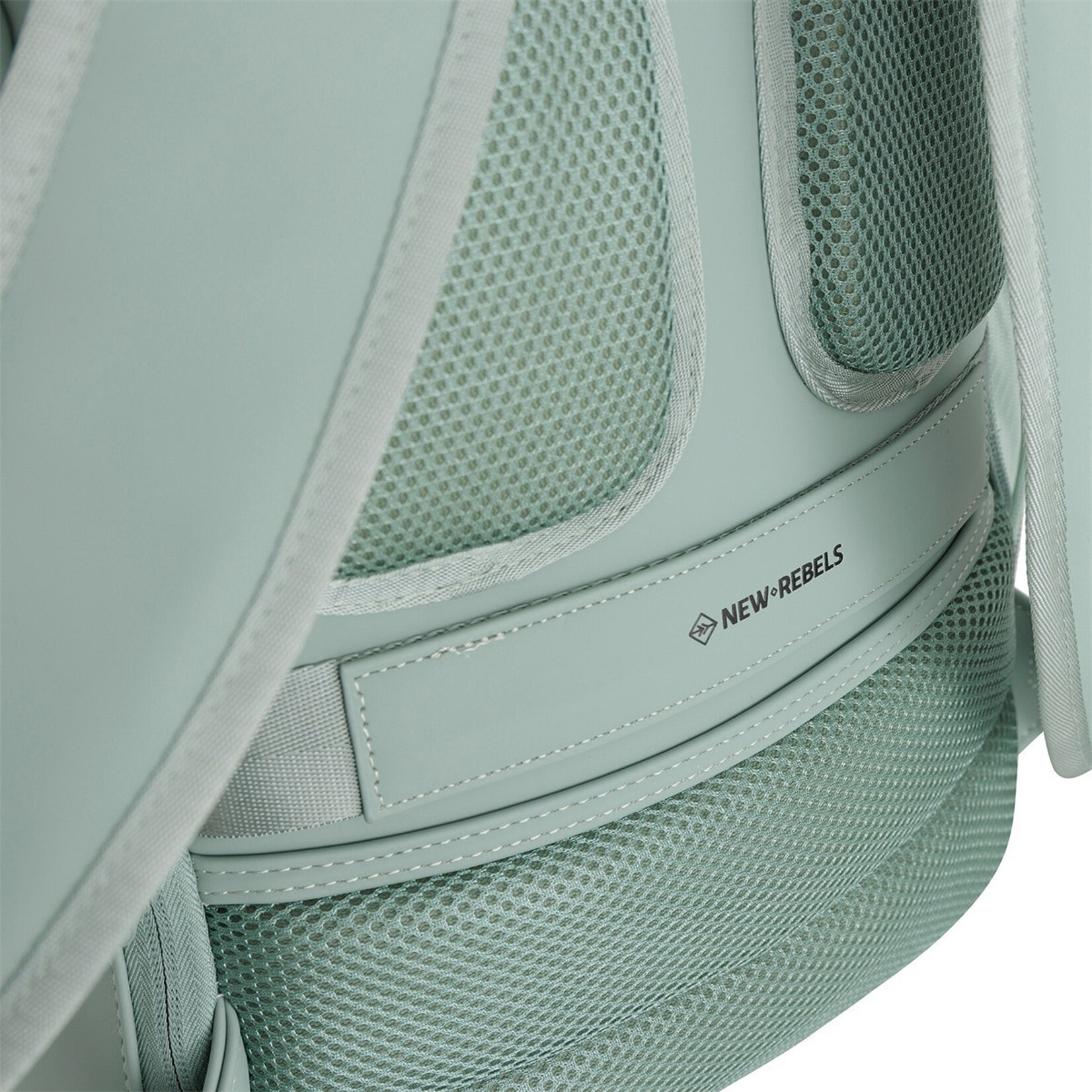 New Rebels New Rebels William rugtas 15.6 inch laptopvak 18 liter - salie green