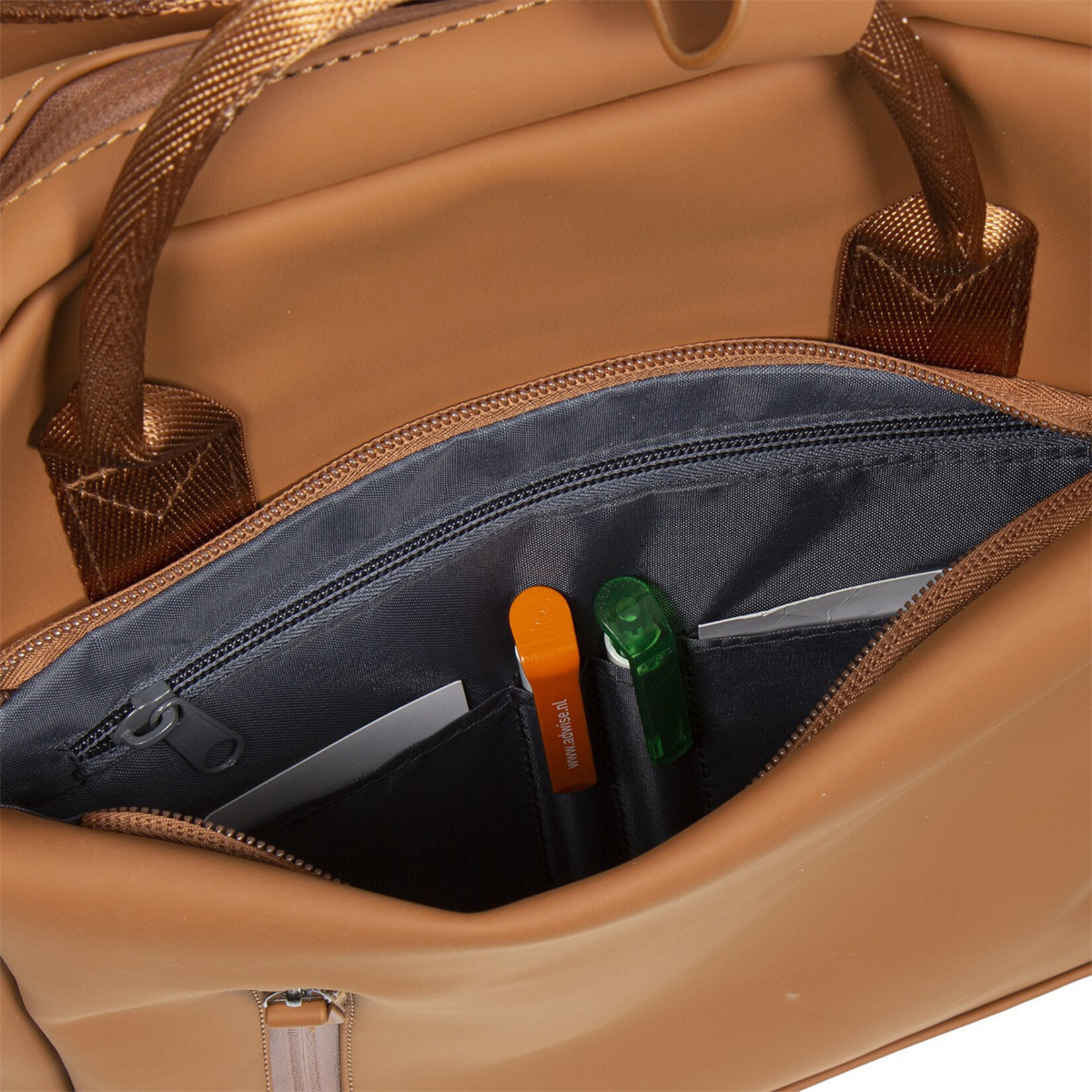 New Rebels New Rebels Harper Miami rugzak 13 inch laptopvak 10 liter - cognac