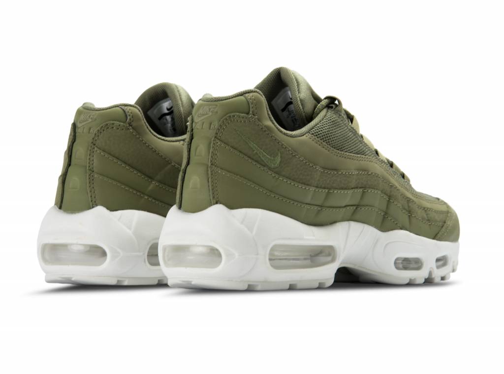 Nike Air Max 95 er Essential Größe 42,5 NUR HEUTE !!!! Nike Air Max 95 er Essential Größe 42,5 NUR HEUTE !!!!