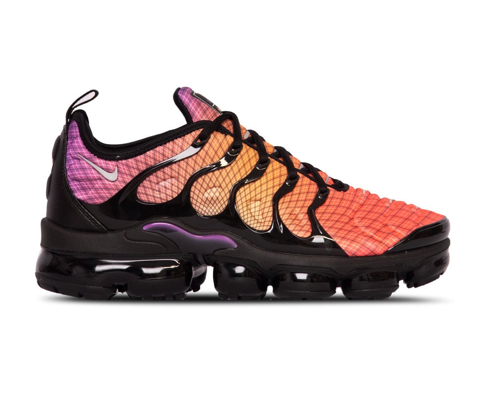 nike vapormax plus silver