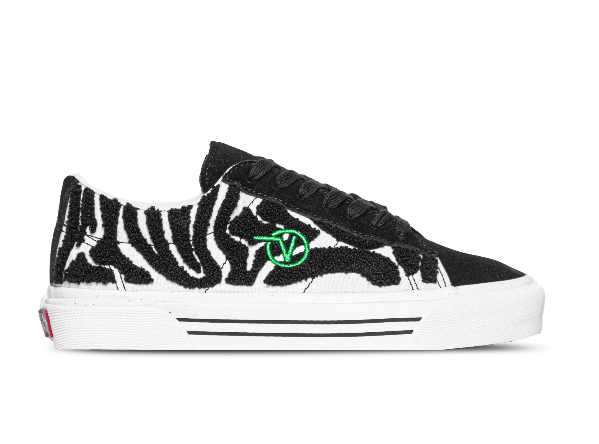 vans-sid-dx-anderson-paak-malibu-black-white-vn0a4.jpg