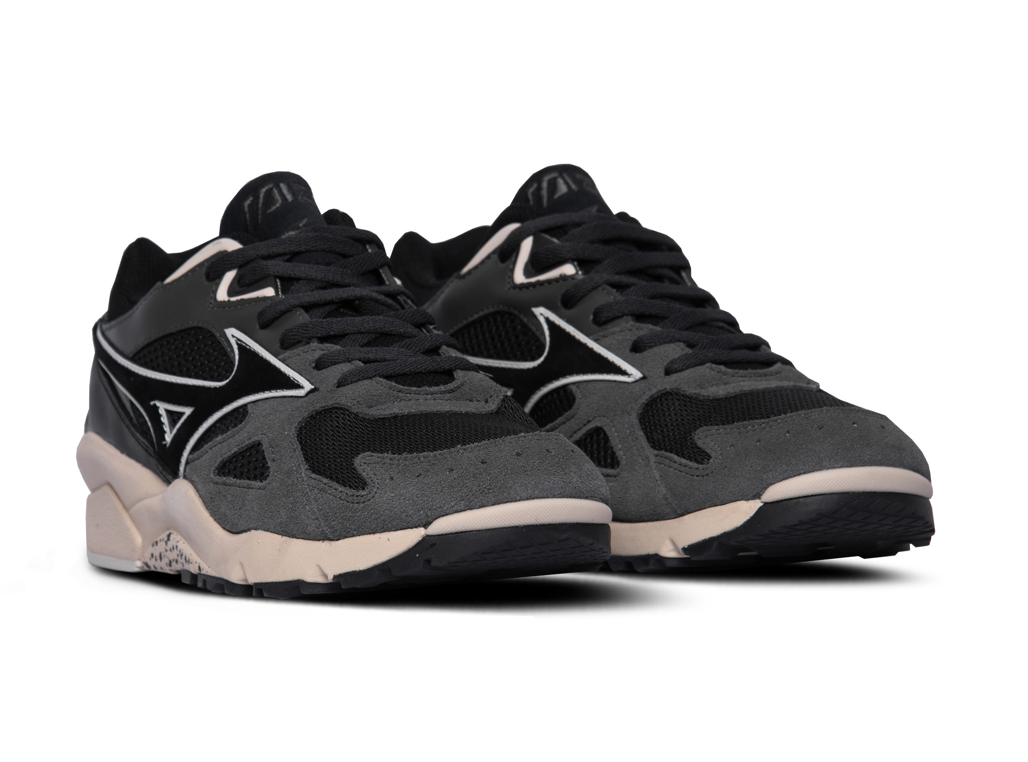 mizuno blackout shadow