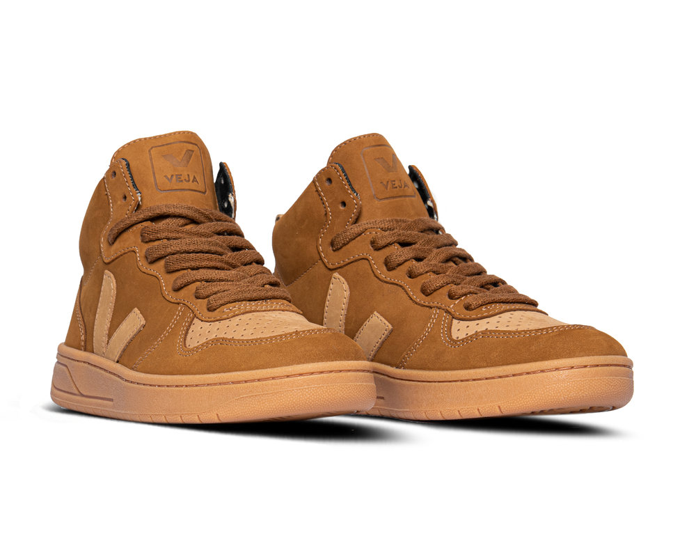 Veja V15 Nubuck Camel Desert VQ132616A