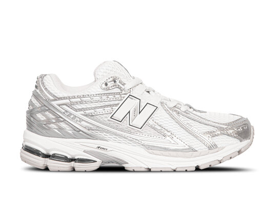 M1906 Silver Metallic Sea Salt M1906REE New Balance M1906 Silver Metallic Sea Salt M1906REE