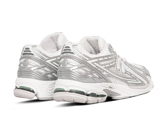 M1906 Silver Metallic Sea Salt M1906REE New Balance M1906 Silver Metallic Sea Salt M1906REE
