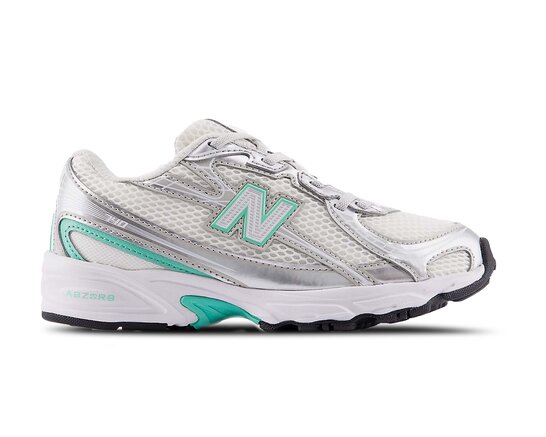 P740 Silver Metallic Deep End P7403T8 New Balance P740 Silver Metallic Deep End P7403T8