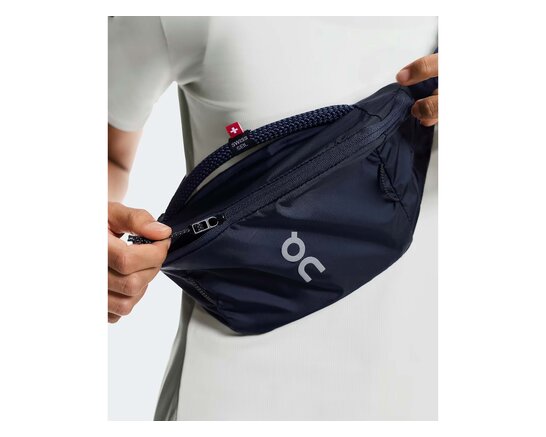Waist Pack 2Lite Navy 2UE30310255 ON Waist Pack 2Lite Navy 2UE30310255