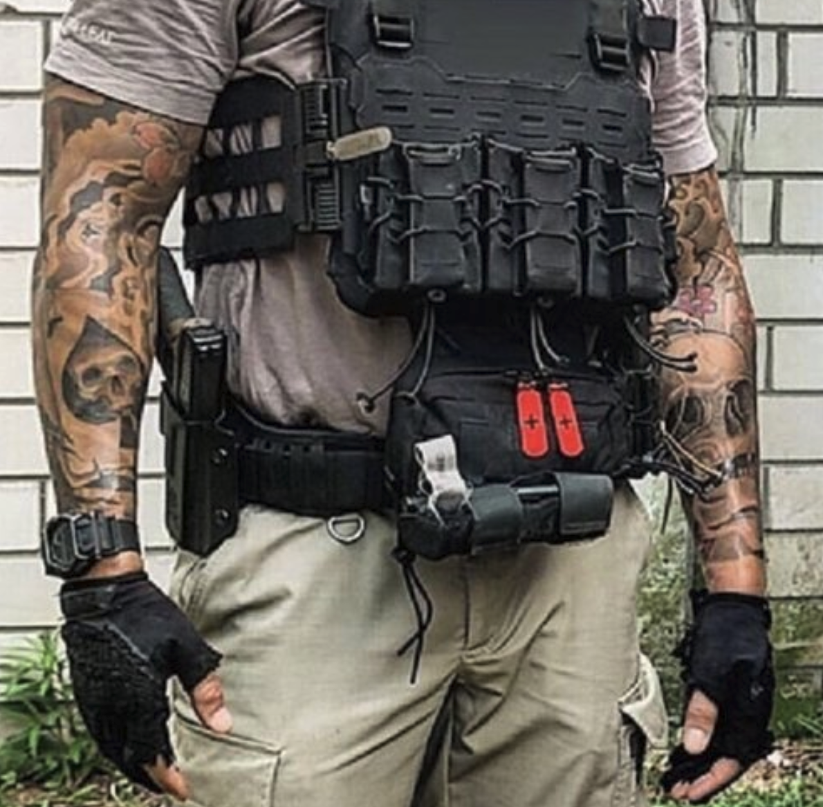 TACPULL Zipper Puller Medic Cross Red