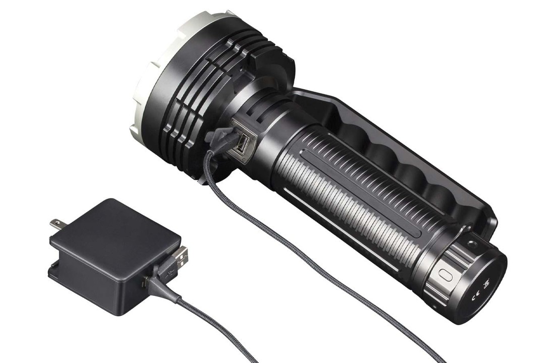 LR80R Zaklamp / Flashlight (18.000 lumen)