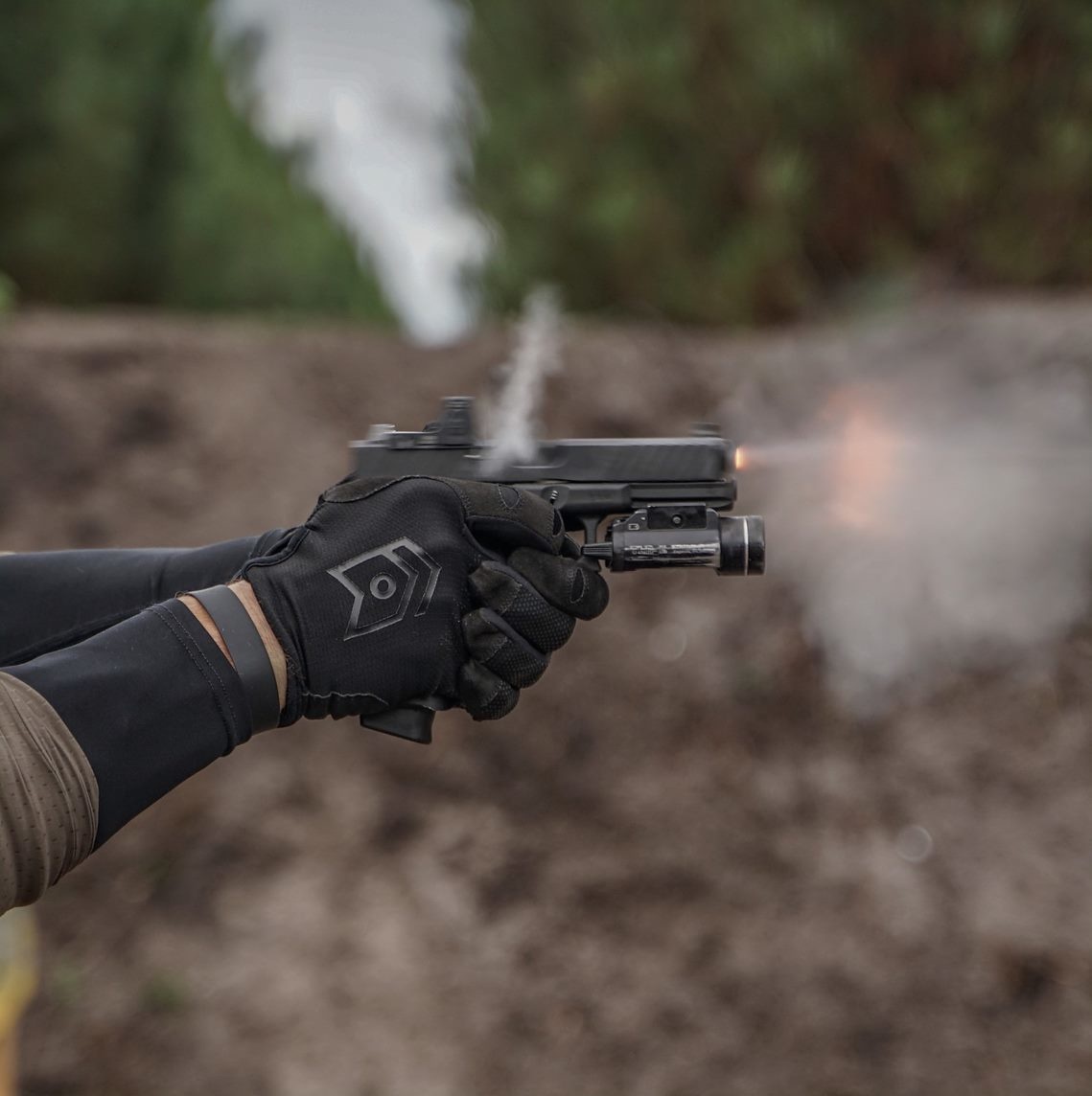 8111B - TARGET Light Duty Gloves Black