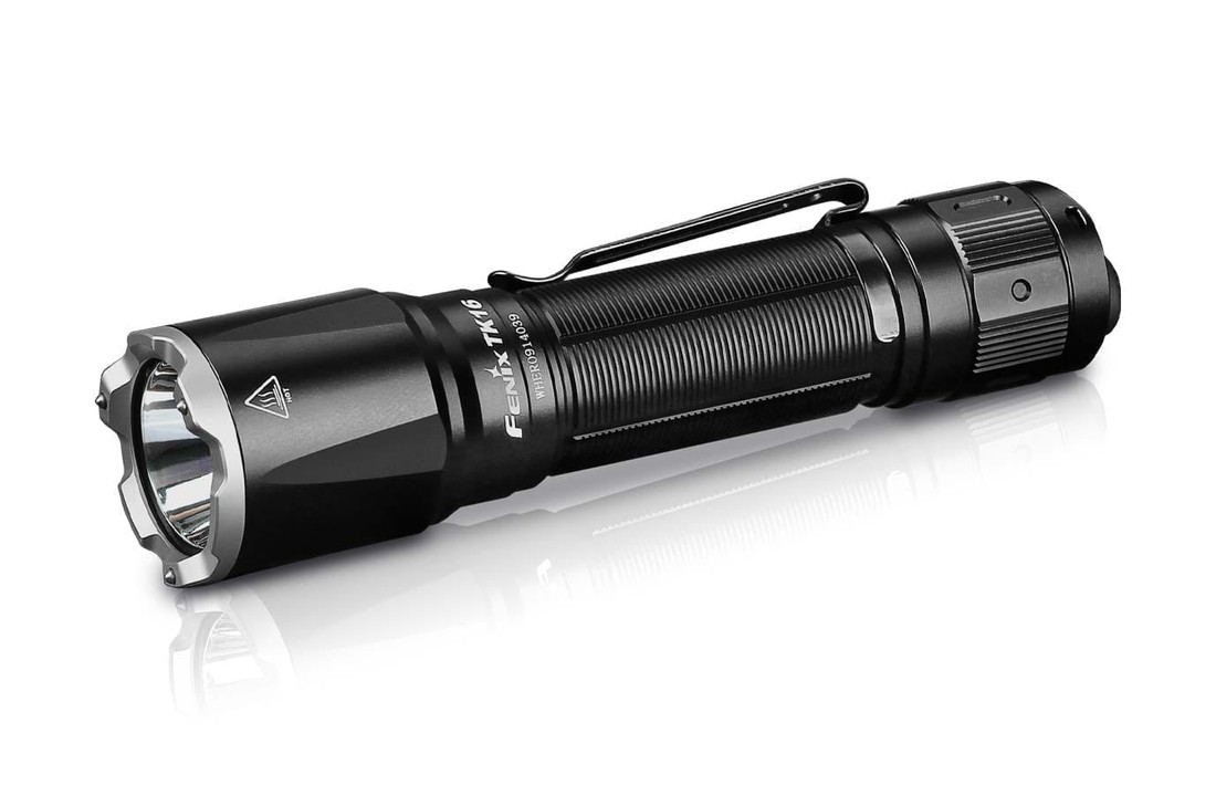 TK16 V2.0 Zaklamp / Flashlight (3100 lumen) incl. Accu