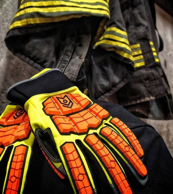 7901 - RESQ Gloves Hi-Vis