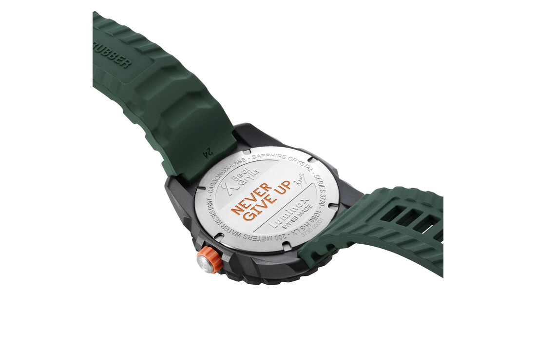 3735 Bear Grylls Survival Land Green (43mm)