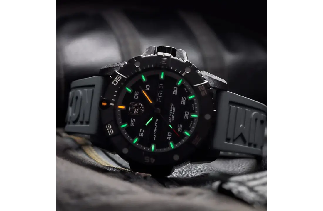 3862 Master Carbon Seal Automatic Grey