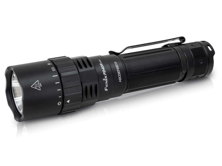 PD40R V3.0 Zaklamp / Flashlight (3000 lumen) incl. Accu