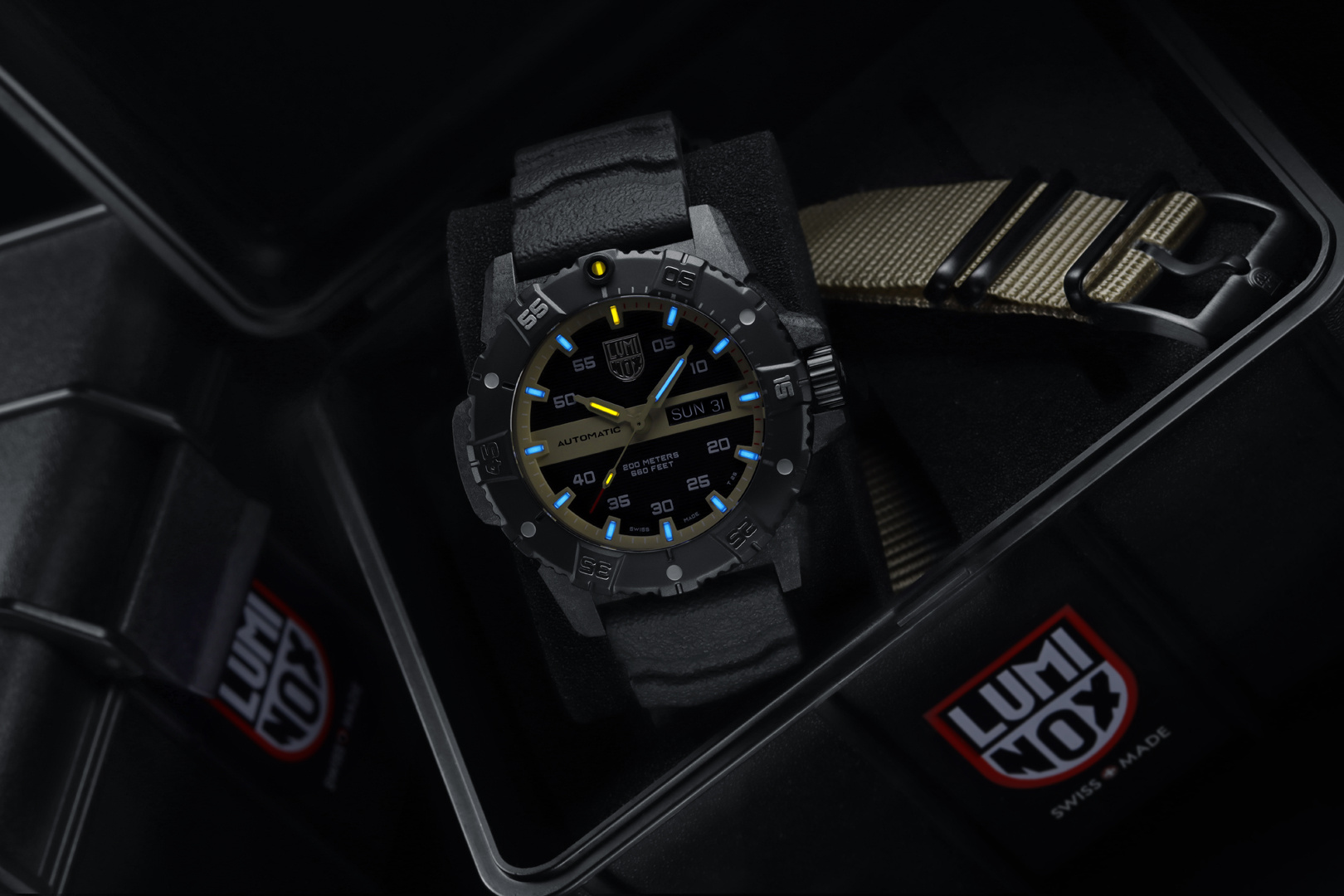 3875 Master Carbon Seal Automatic Desert (45mm)