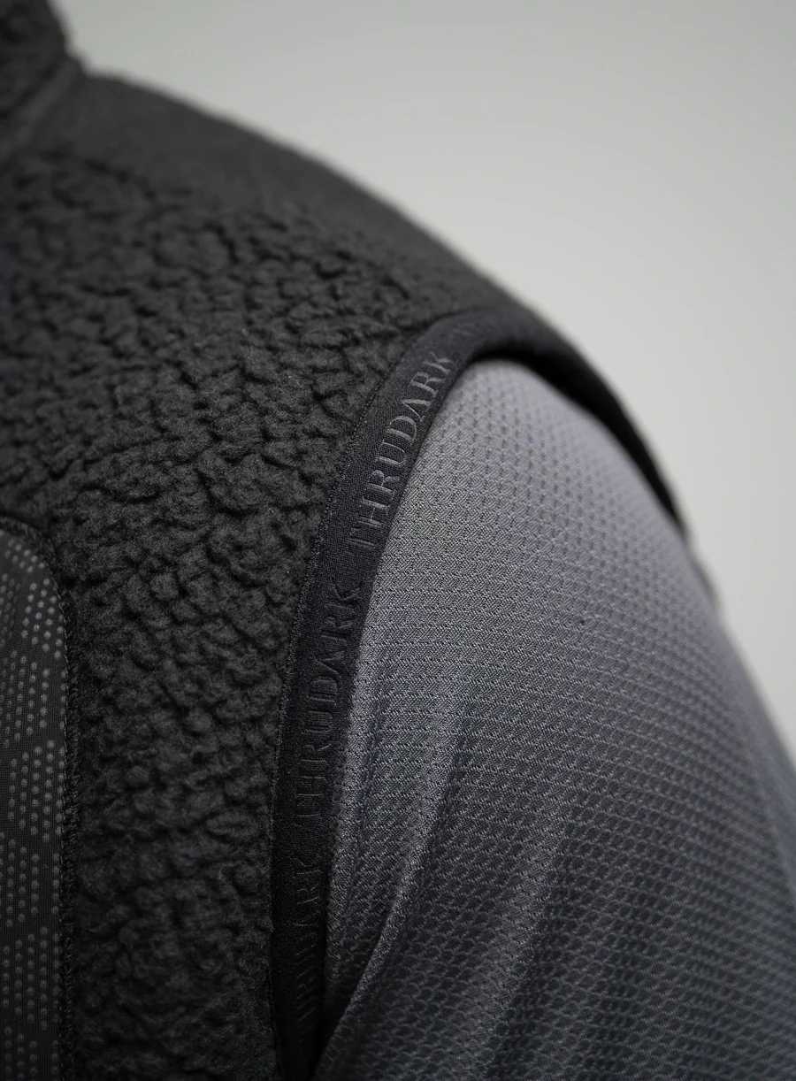 MANTRA Gilet Obsidian Black