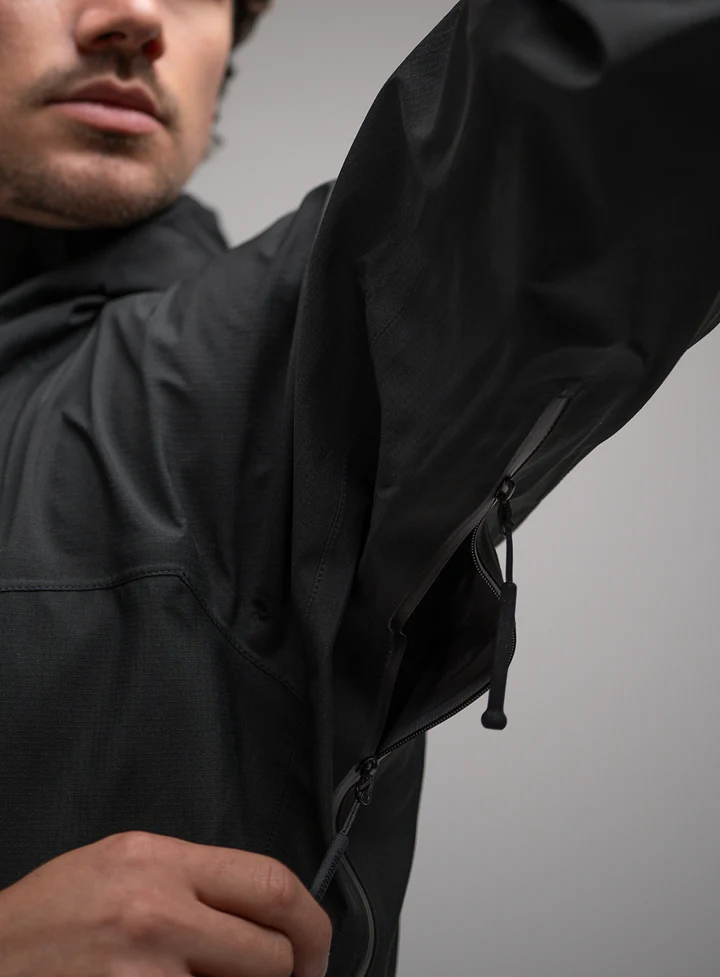 AIGIS Hardshell Jacket Obsidian Black Maat: L
