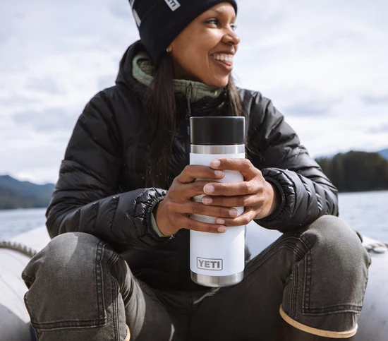 Rambler® 18 oz Fles van 532ml met HotShot™-dop Zwart