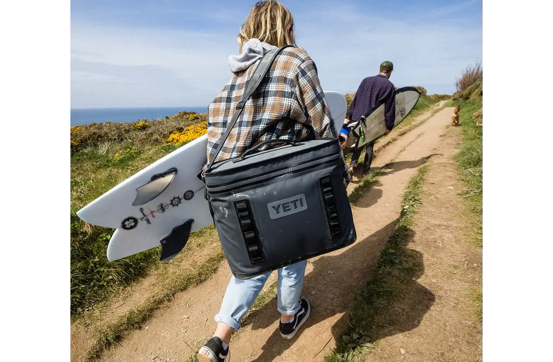 Hopper Flip 18 Soft Cooler Black