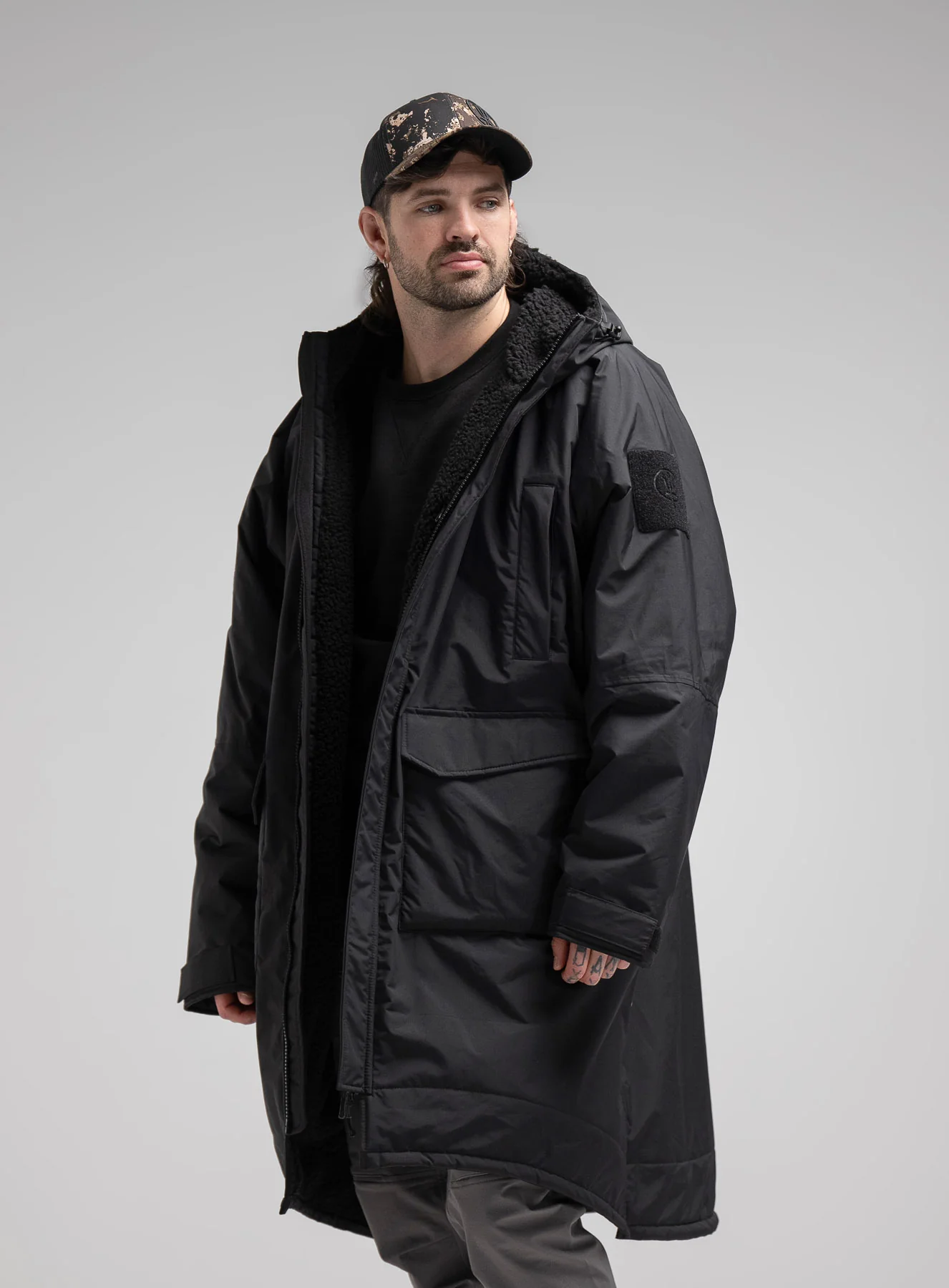 SHROUD Jacket Obsidian Black
