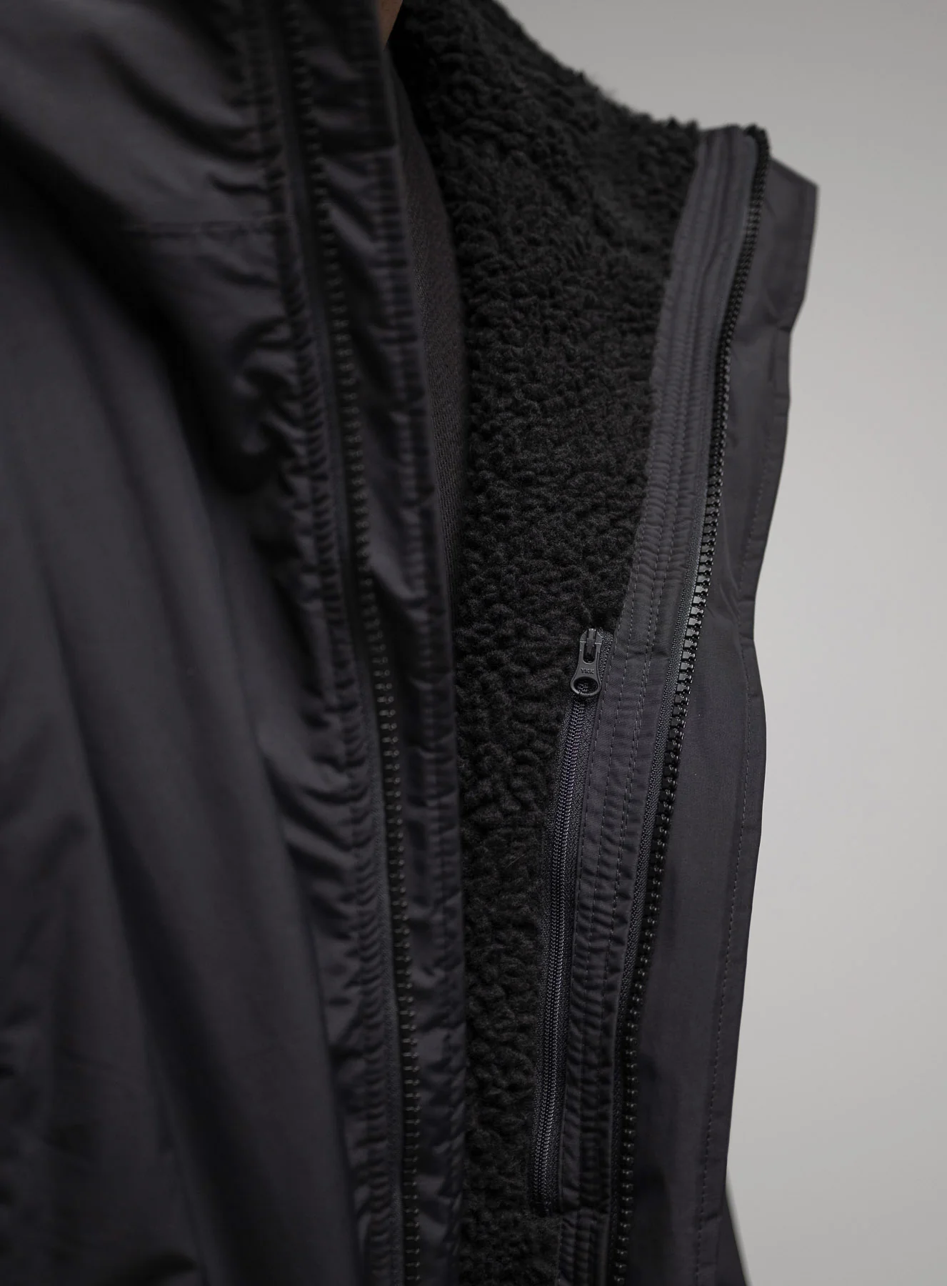 SHROUD Jacket Obsidian Black