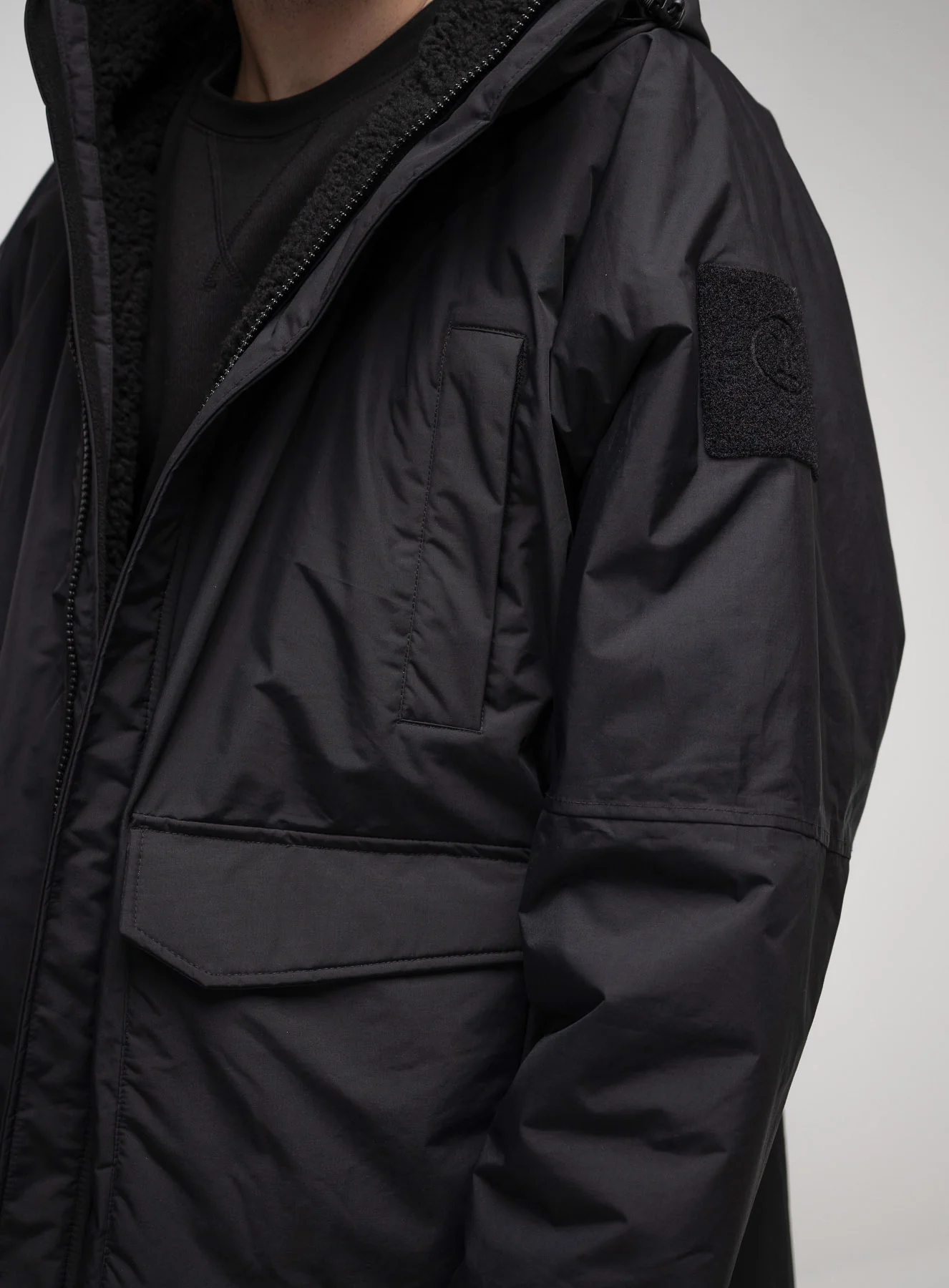 SHROUD Jacket Obsidian Black