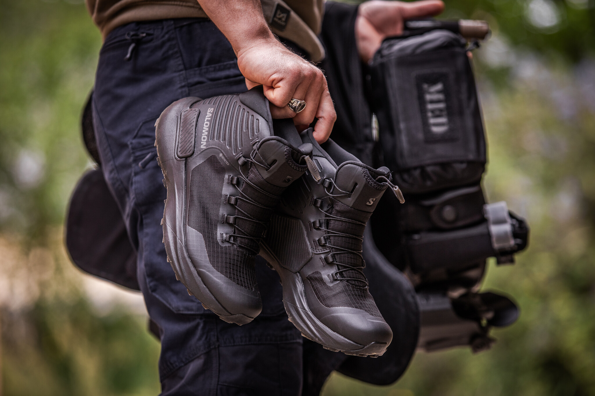 Genesis MID Forces GTX Black