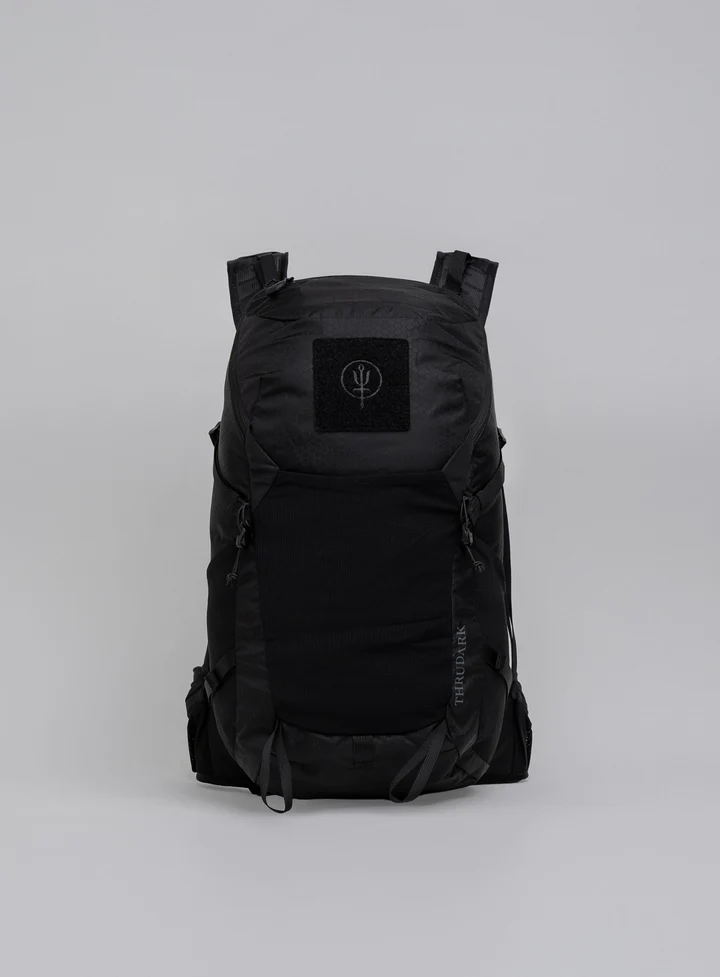 PINNACLE 28L Backpack Obsidian Black