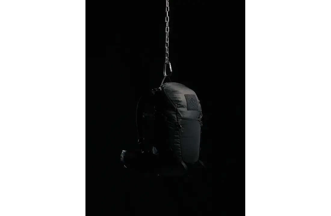 PINNACLE 28L Backpack Obsidian Black