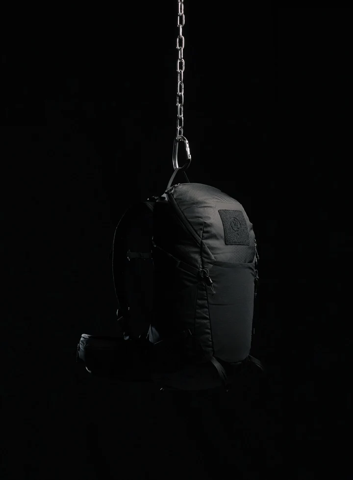 PINNACLE 28L Backpack Obsidian Black
