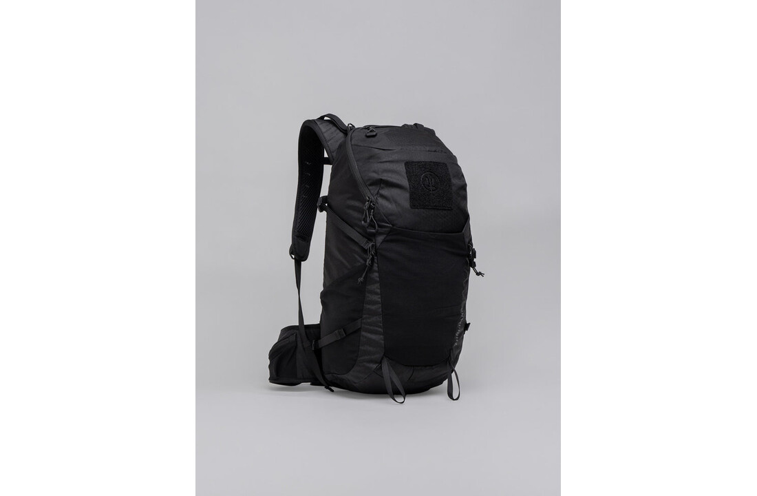 PINNACLE 28L Backpack Obsidian Black