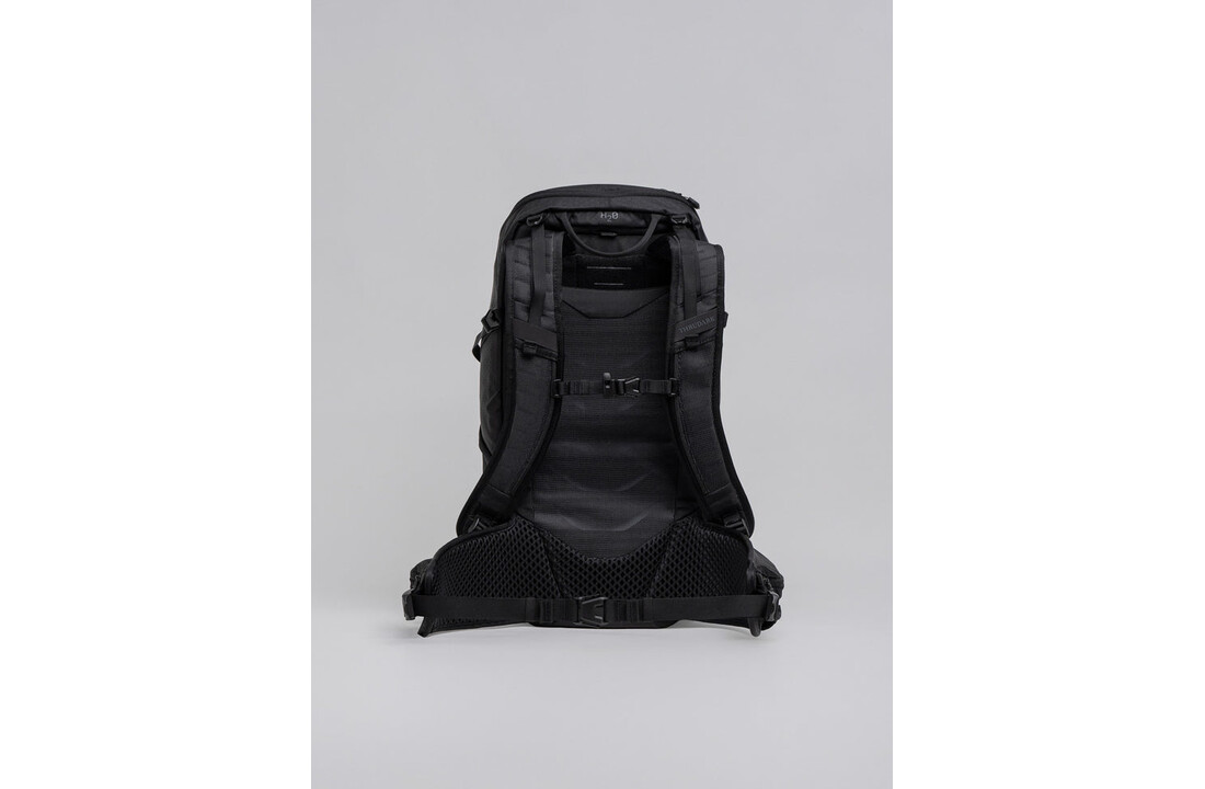 PINNACLE 28L Backpack Obsidian Black