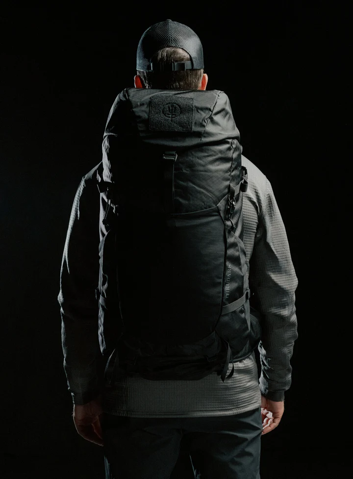 PINNACLE 42L Backpack Obsedian Black