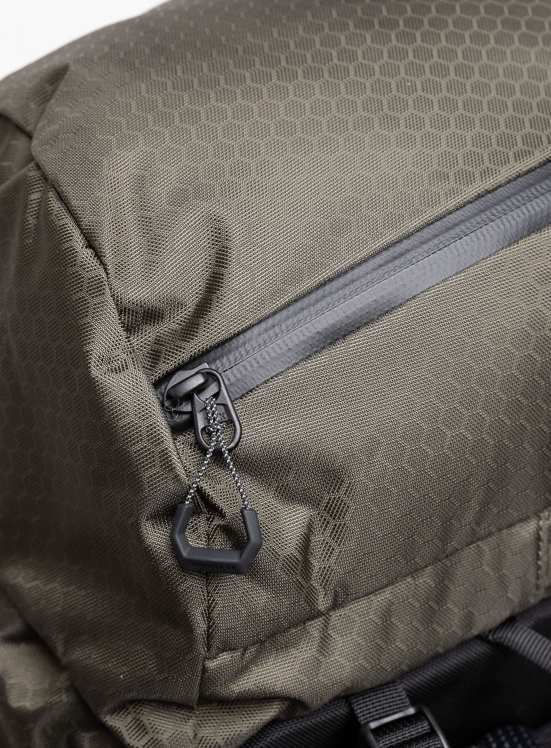 PINNACLE 42L Backpack Obsedian Black
