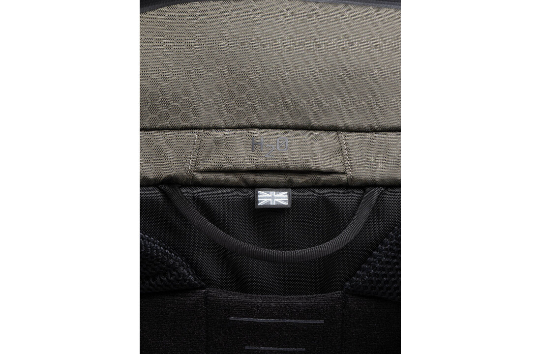 PINNACLE 42L Backpack Obsedian Black