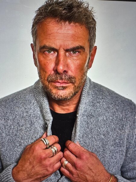 KNITWEAR