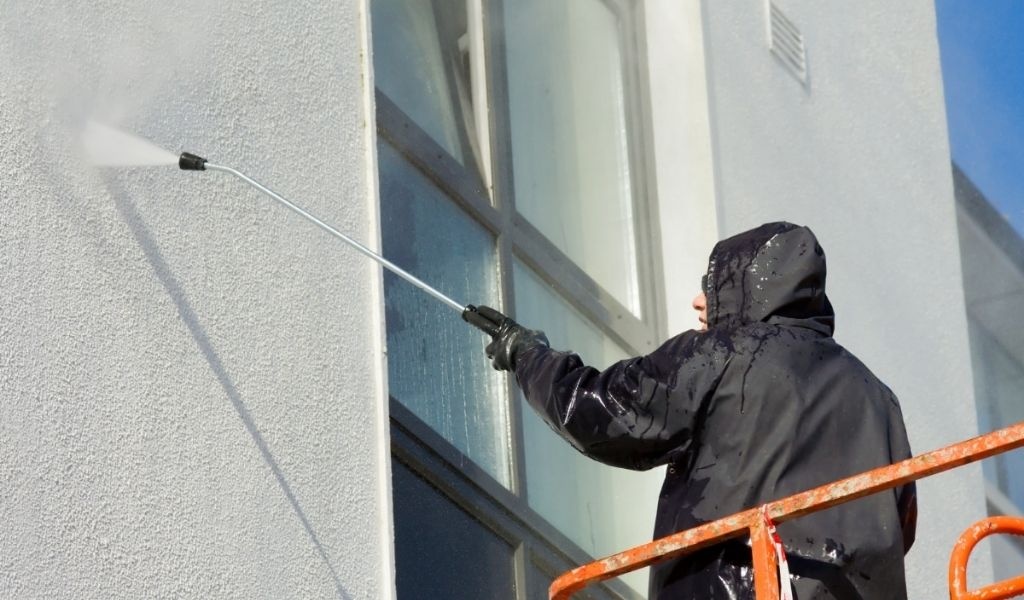 Comment entretenir un crépi / un enduit de façade?